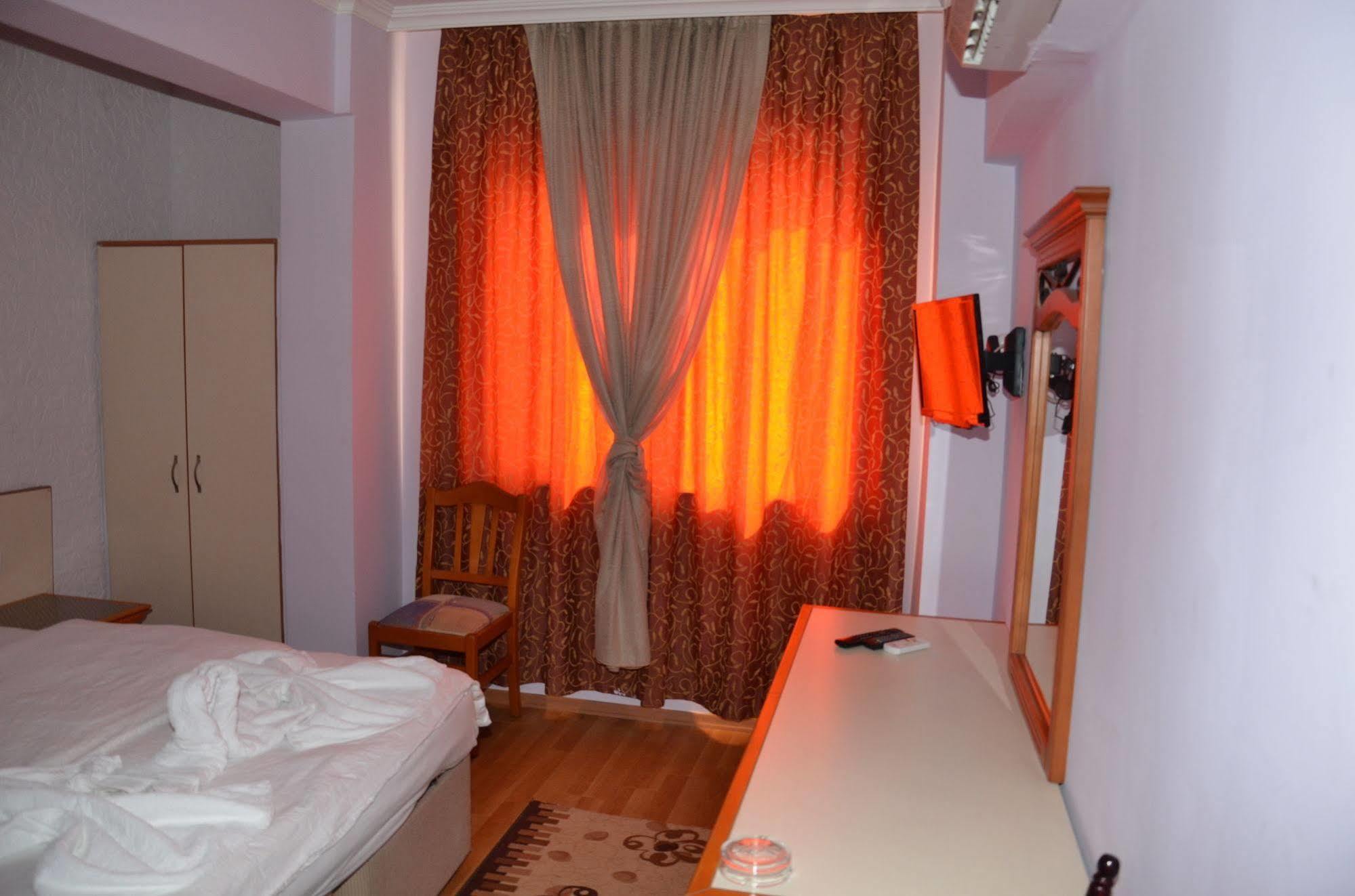 Ozturk Hotel Анталья Экстерьер фото